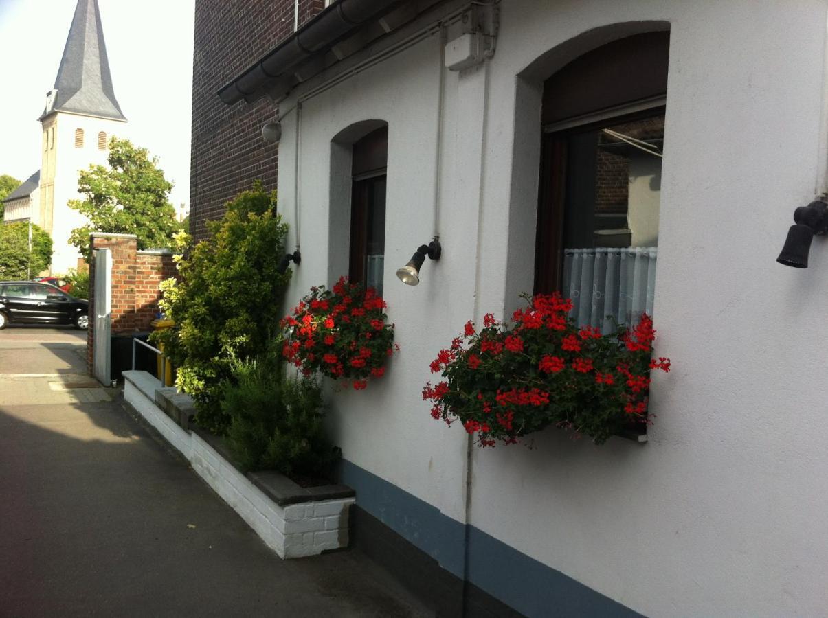 Dormitorium Kaarst Wohnraum Auf Zeit Hostel Eksteriør bilde